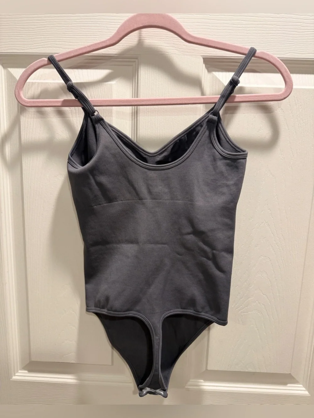 NWOT OQQ Seamless Thong Bodysuit Medium Gray Sculpting Stretch Cami Slim Fit - Picture 5 of 9